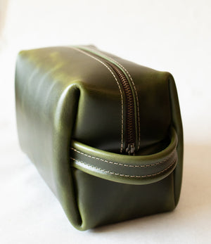 Open image in slideshow, Leather Dopp Kit - Gentleman&#39;s Travel Kit
